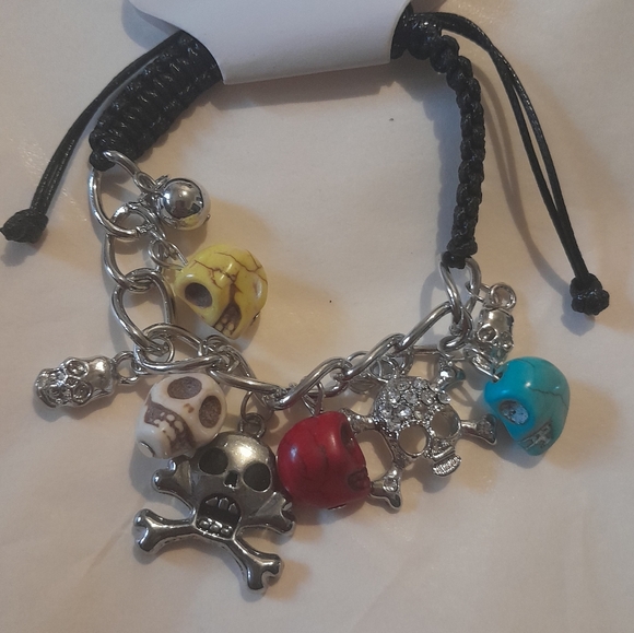 Jewelry - Skull Charm Bracelet New